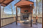 Entry level outdoor fire place